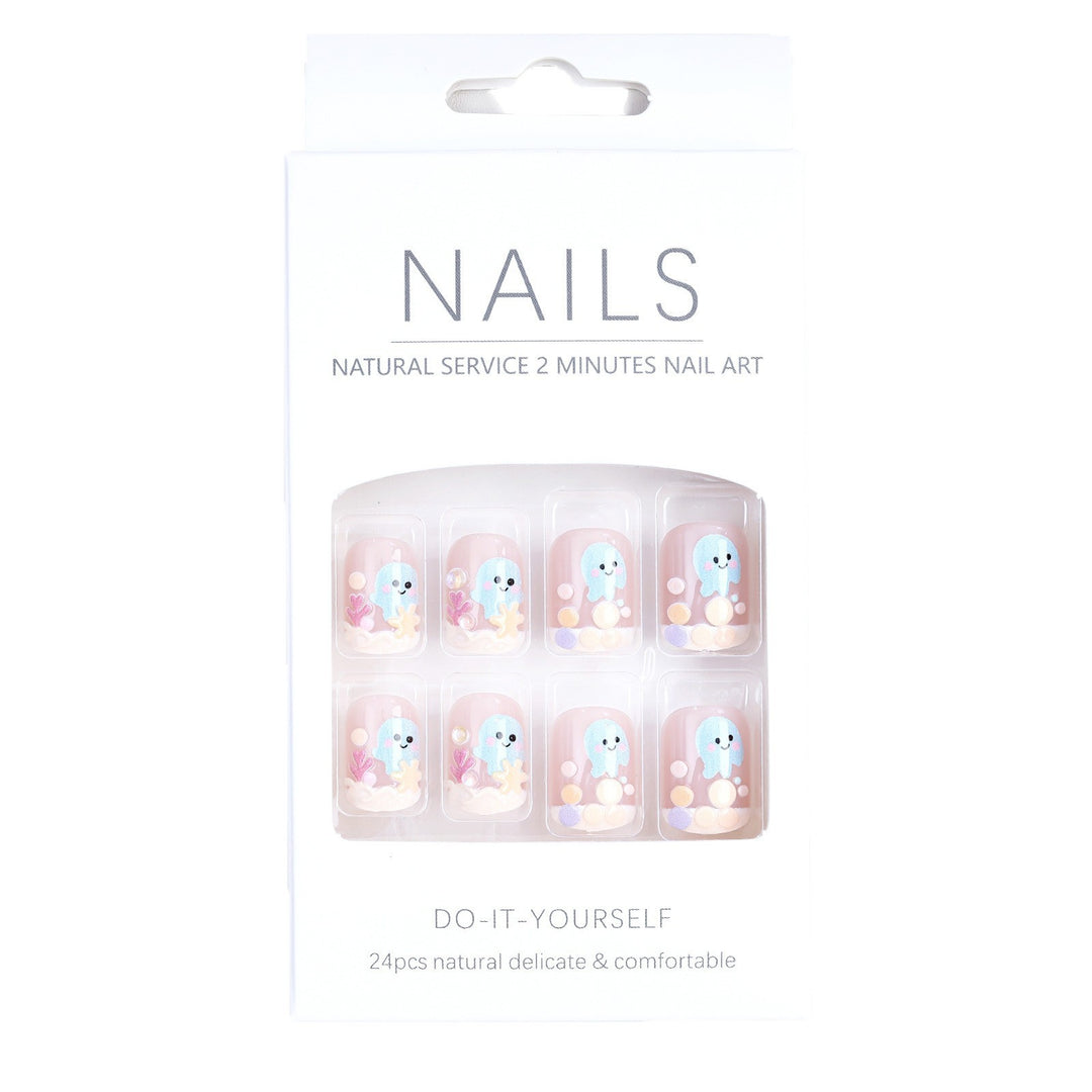 Nails in maritime themes with 3D applications Bowlift