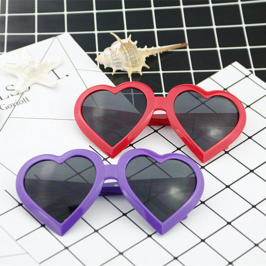 Women's Heart-Shaped Sunglasses in Modern Design Bowlift