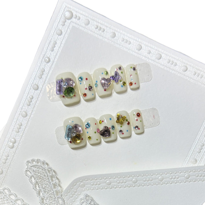 Decorative Press-On Nail Art Set with Colorful Gem Accents Bowlift