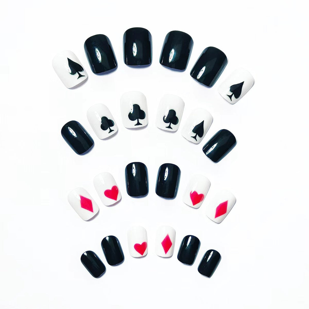 Artificial nails with playing card design Bowlift