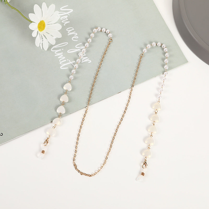 Heart Charm Eyewear Chain Bowlift