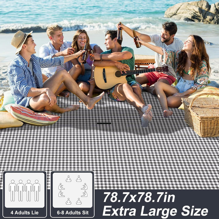 Women Folding Picnic Blanket with Carrying Bag Bowlift