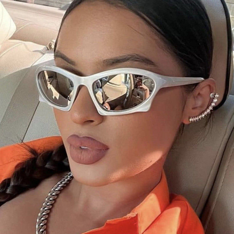 Women's fashionable sunglasses with innovative, ergonomic frame Bowlift