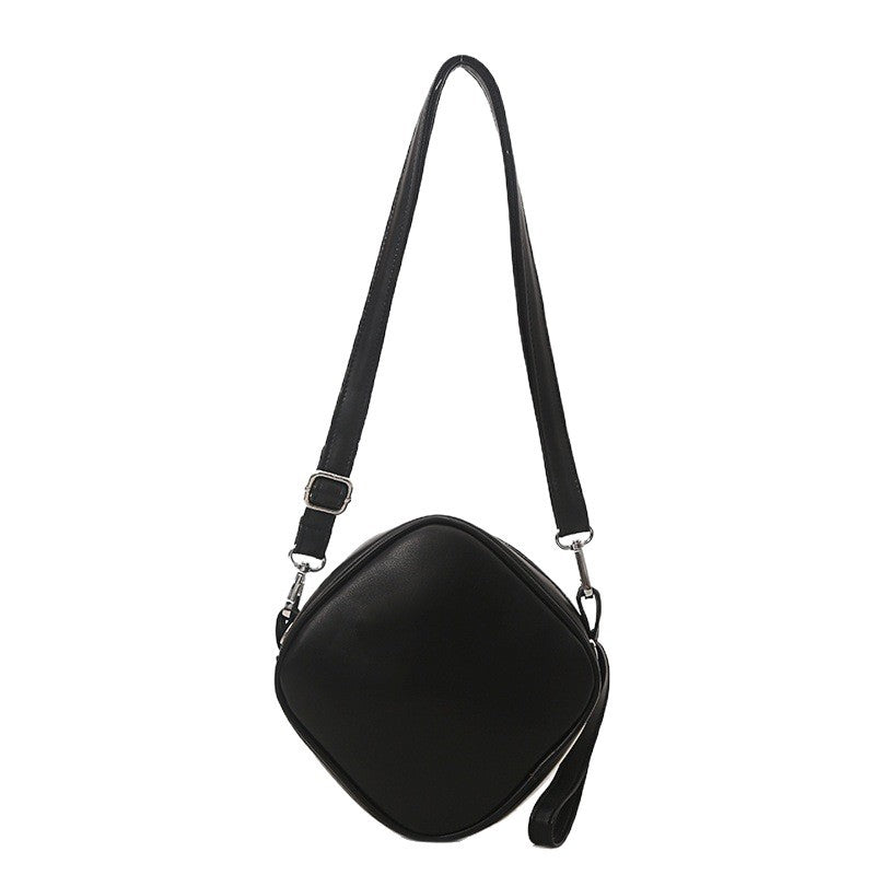 Fashionable Shoulder Bag with Practical Inner Compartment Bowlift