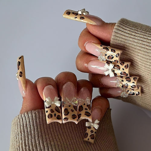 Decorative Press-On Nail Set with Chic Animal Print and Gem Accents Bowlift