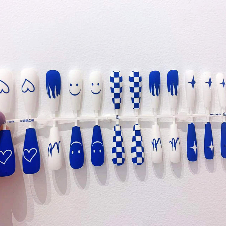 Artificial nail set with creative geometric design Bowlift