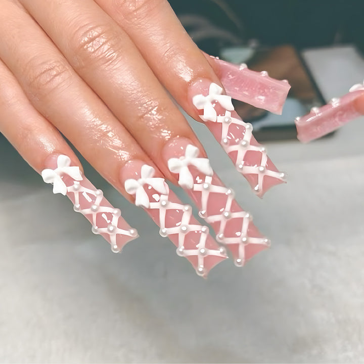 Decorative Press-On Nail Art Extensions with Bow and Pearl Design Bowlift