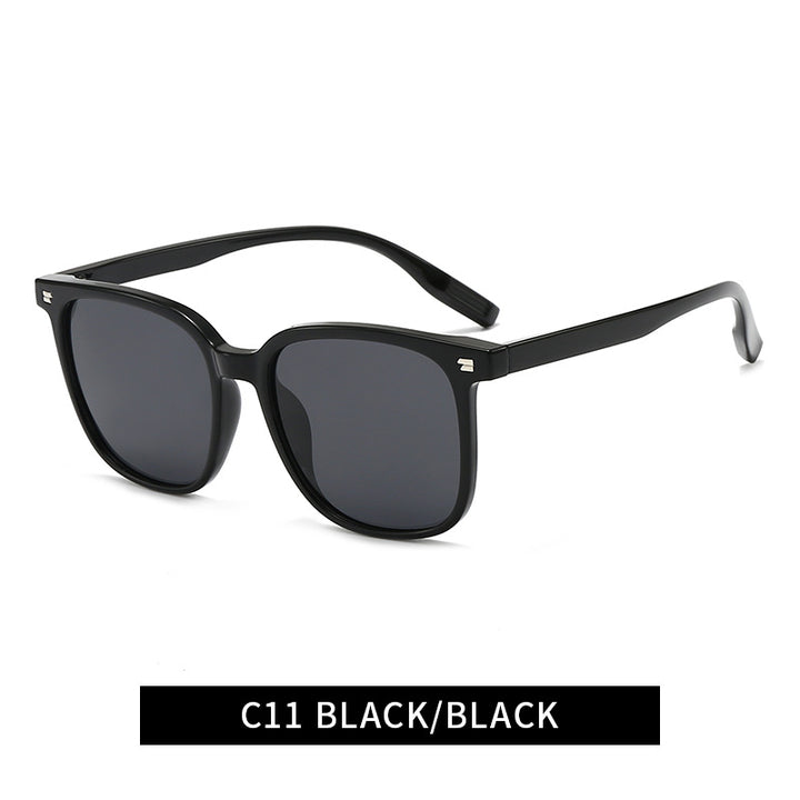 Ladies sunglasses in a modern square design with UV protection Bowlift