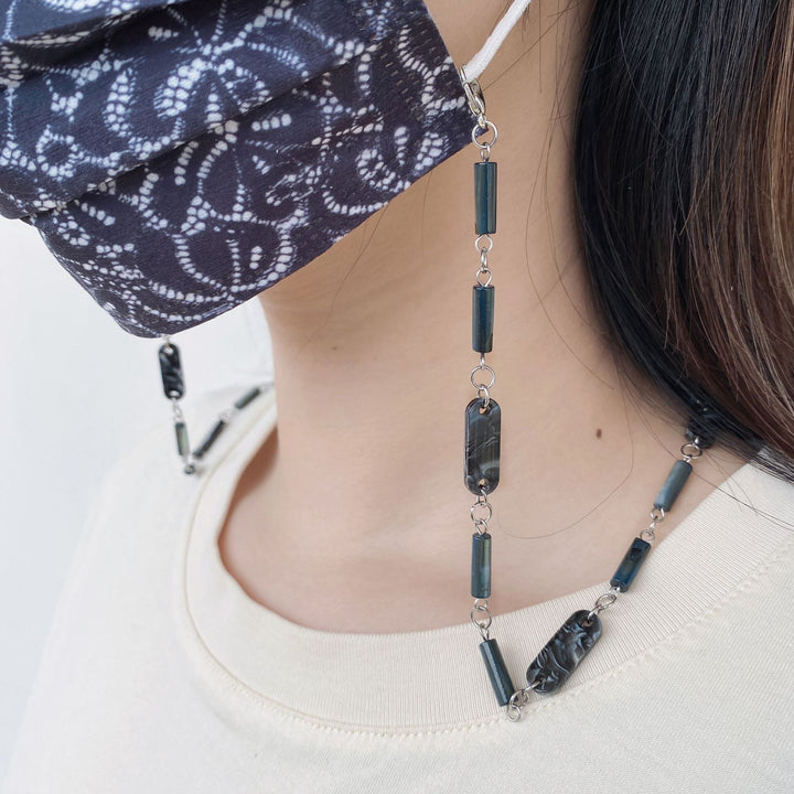 Elegant Gemstone Eyewear Chain Bowlift