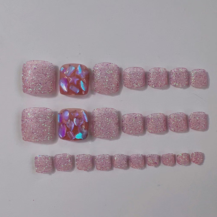 Glamorous artificial nails with sparkling glitter Bowlift