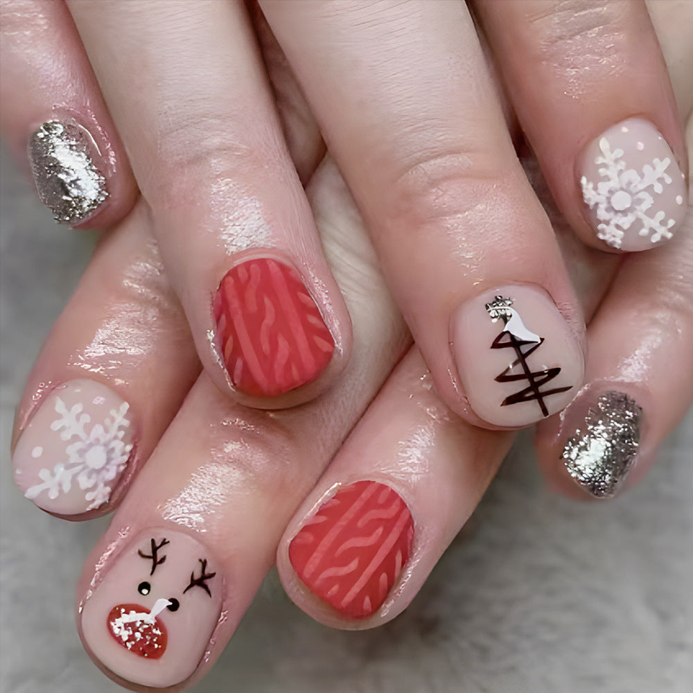 Holiday-Themed Nail Art Bowlift