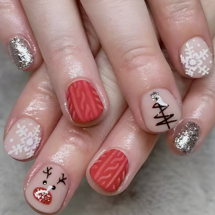 Holiday-Themed Nail Art Bowlift