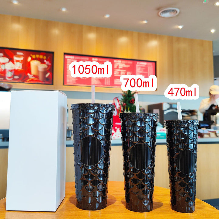 Ladies trendy drinking cups in wave pattern Bowlift