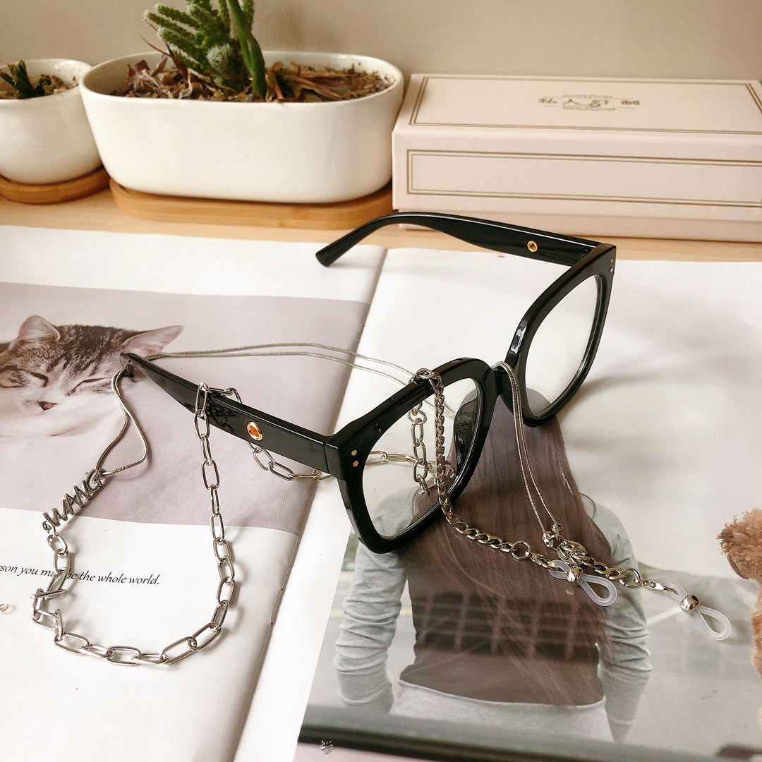 Versatile Chain Eyewear Holder Bowlift