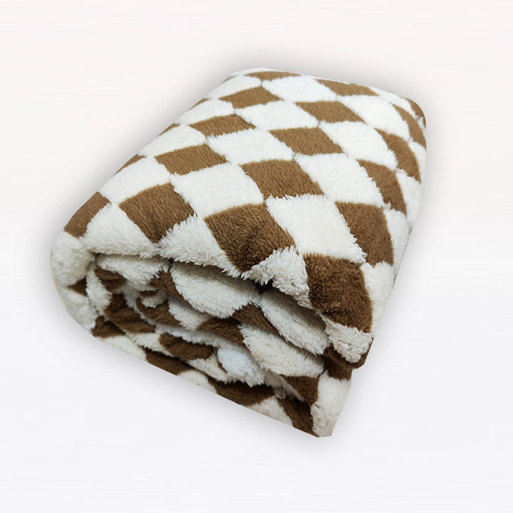 Ladies cuddle blanket with unique houndstooth pattern Bowlift