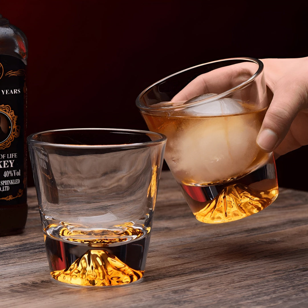 Whiskey glasses with Mount Fuji design – Elegant set for connoisseurs | Bowlift