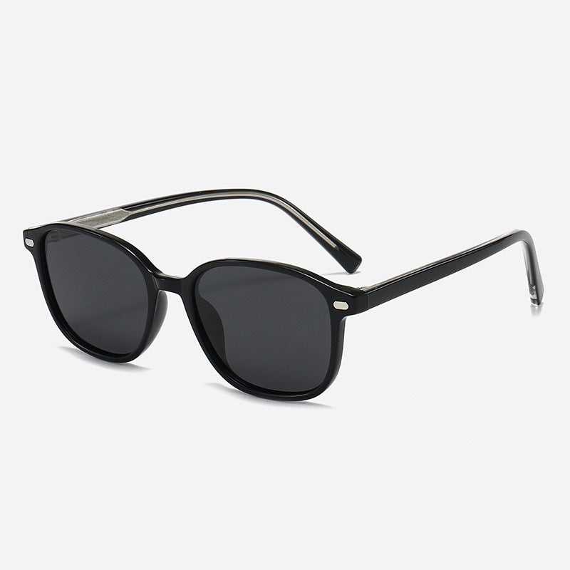 Ladies fashionable sunglasses in timeless retro style Bowlift