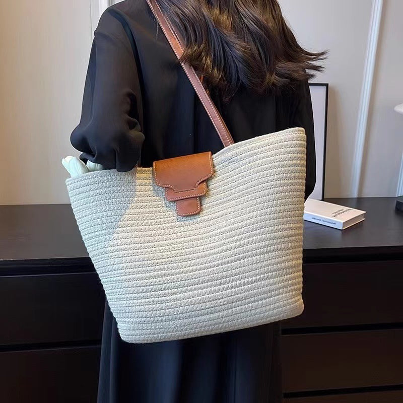 Large shoulder bag made of woven natural material Bowlift