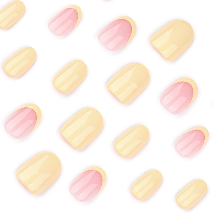 Artistic Nail Art with Elegant French Tip Bowlift