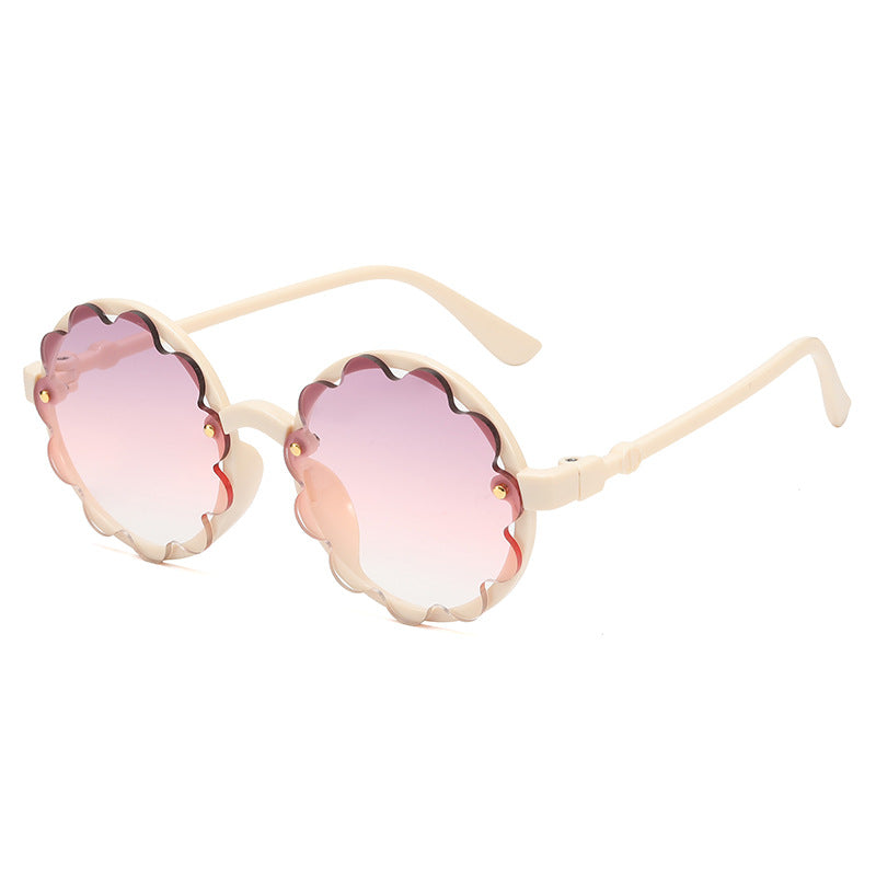 Ladies playful sunglasses with floral design Bowlift