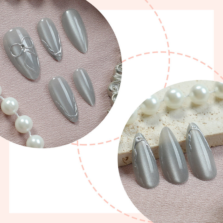 Stylish Press-On Nail Set with Elegant Silver Accents Bowlift