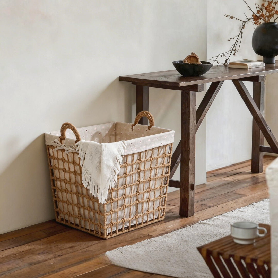 Storage basket with decorative fabric lining