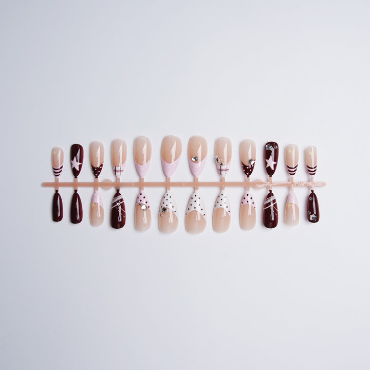 Elegant artificial nails with decorated designs Bowlift