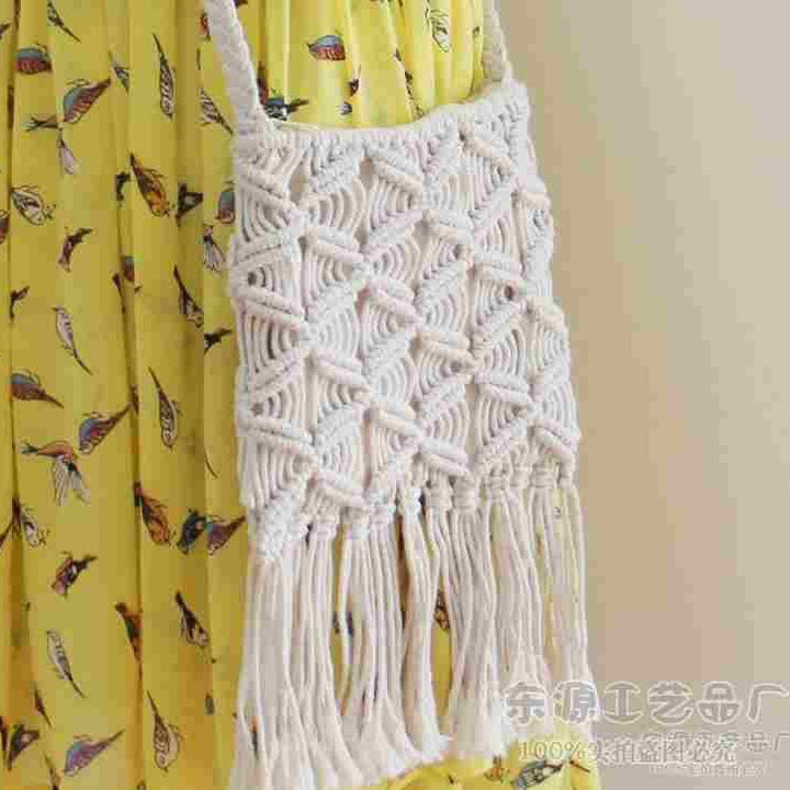 Hand-knotted macrame bag with fringes Bowlift