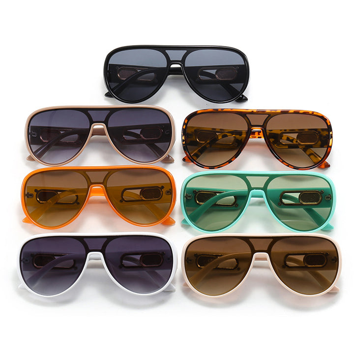 Ladies Elegant Oversize Sunglasses with Designer Details Bowlift