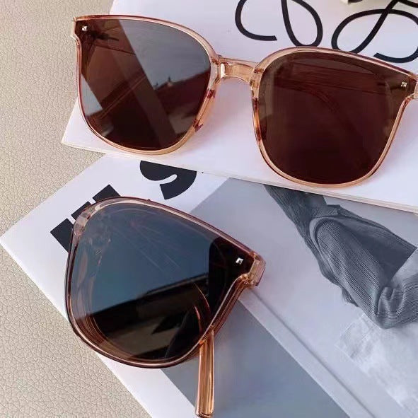 Ladies trendy sunglasses with unique facet frame Bowlift