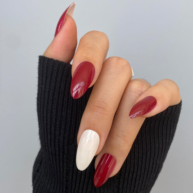 Glamorous Glittery Stiletto Press-On Nails Bowlift