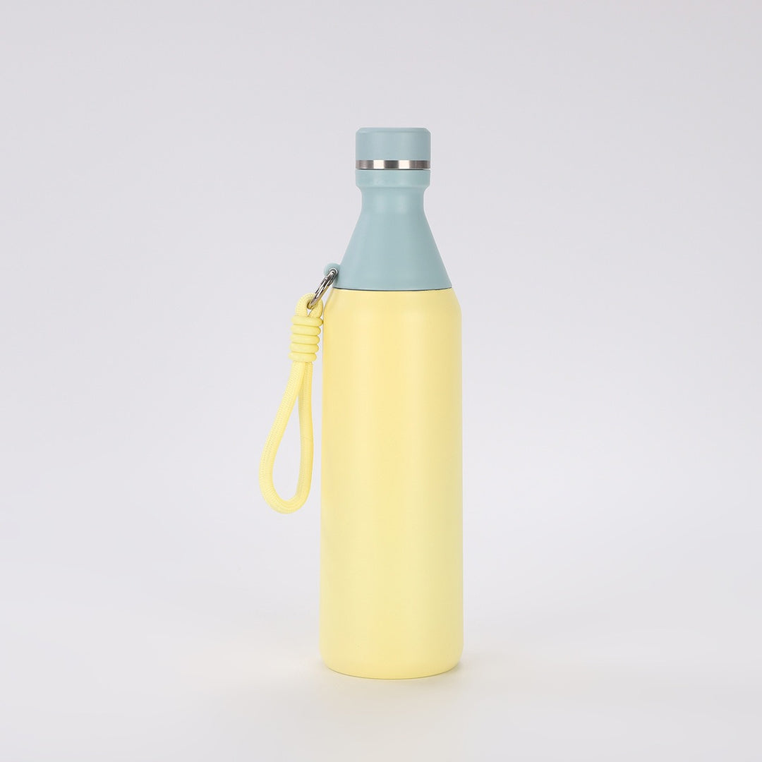 Ladies insulated drinking bottle with practical carrying strap Bowlift