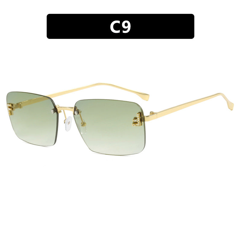 Ladies square sunglasses with elegant golden frame and stylish lenses Bowlift
