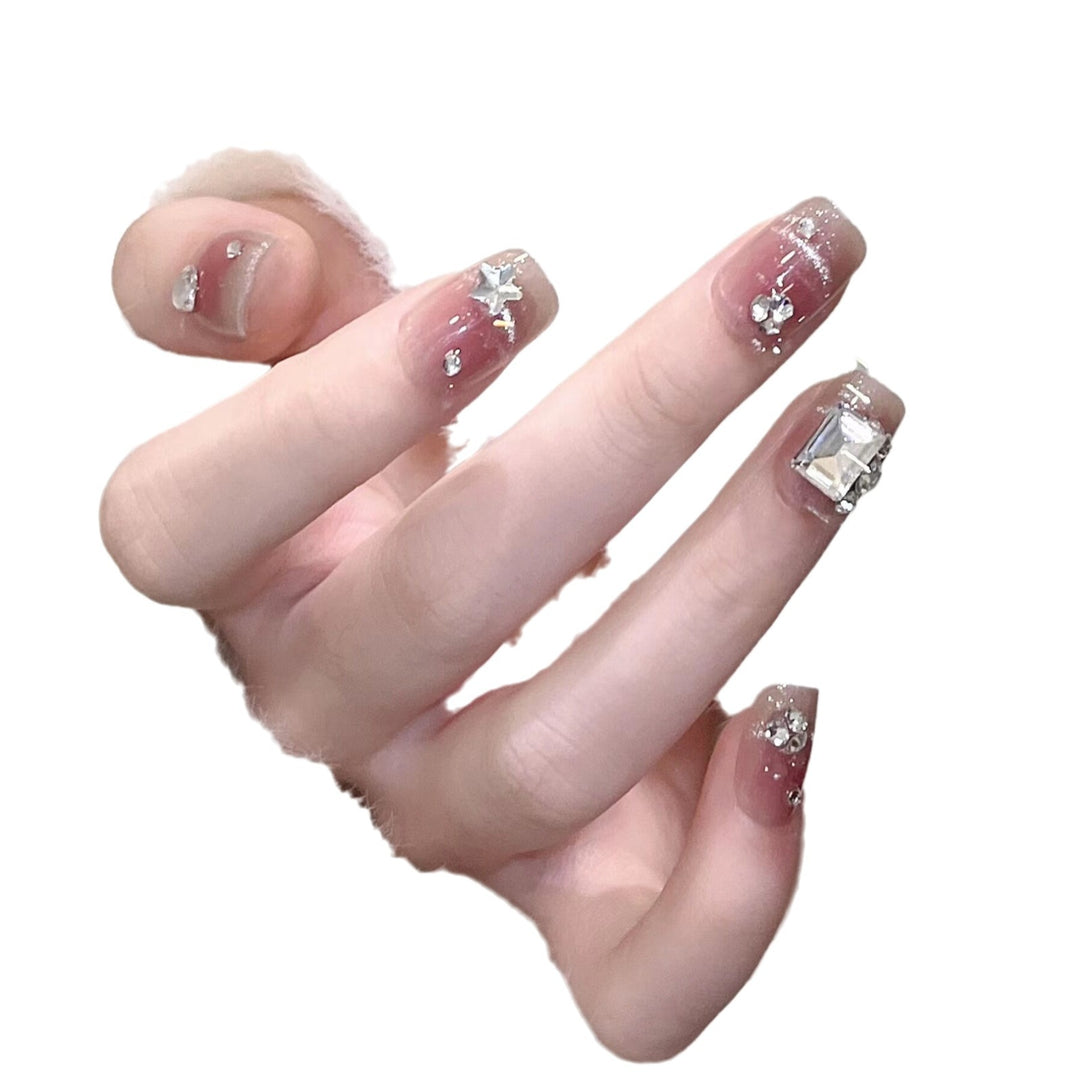 Glamorous Rhinestone-Embellished Press-On Nail Art Bowlift