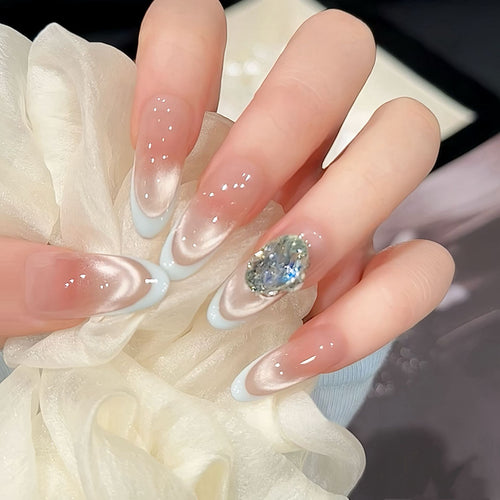 Artificial nails with glamorous accents Bowlift