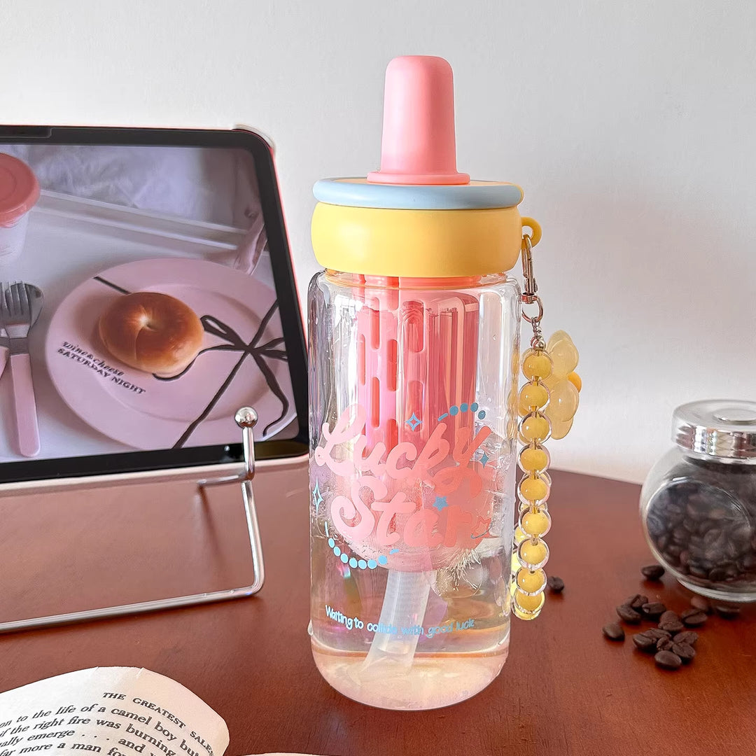 Women's creative drinking bottle with integrated straw and keychain Bowlift
