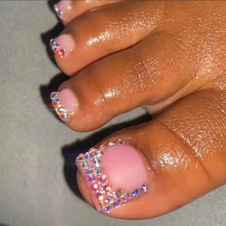 Rhinestone-Embellished Press-On Toenails Bowlift