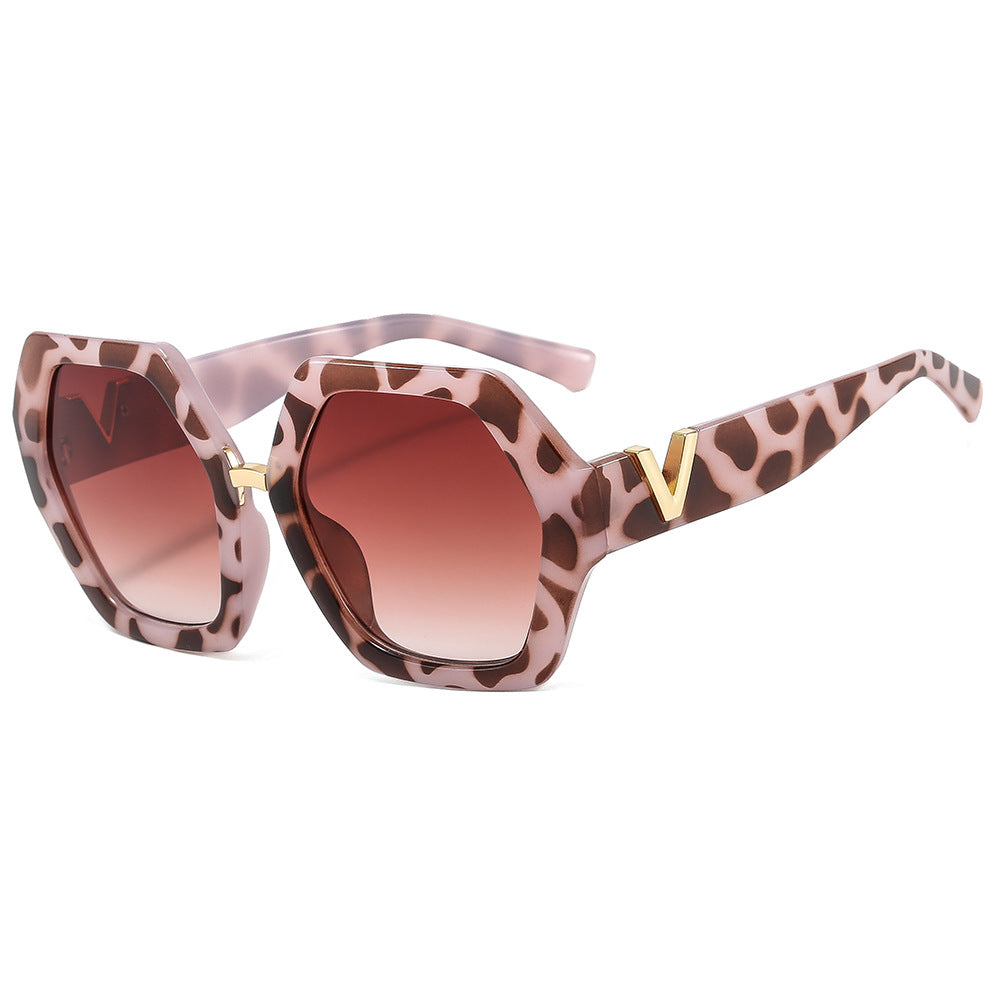 Ladies elegant sunglasses with sparkling frame Bowlift