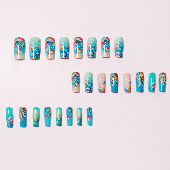 Art nails with filigree underwater motif Bowlift