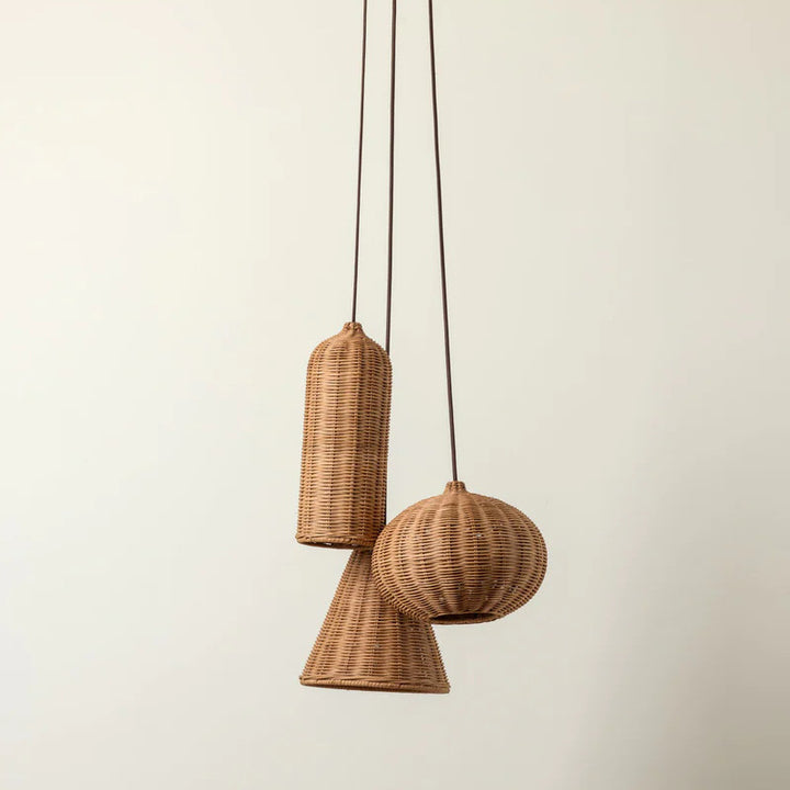 Handmade pendant light made of braided rattan Bowlift