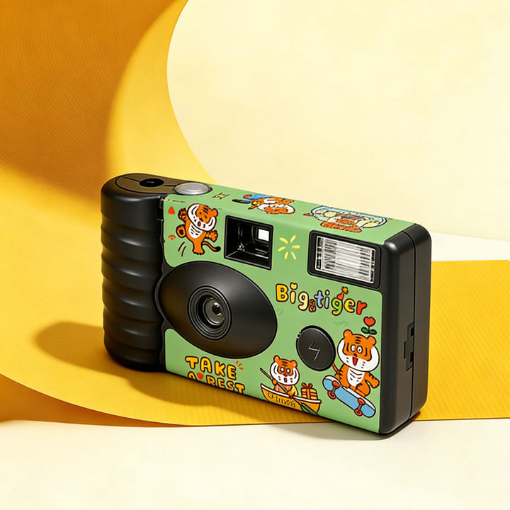 Cartoon-Themed Instant Film Camera Bowlift