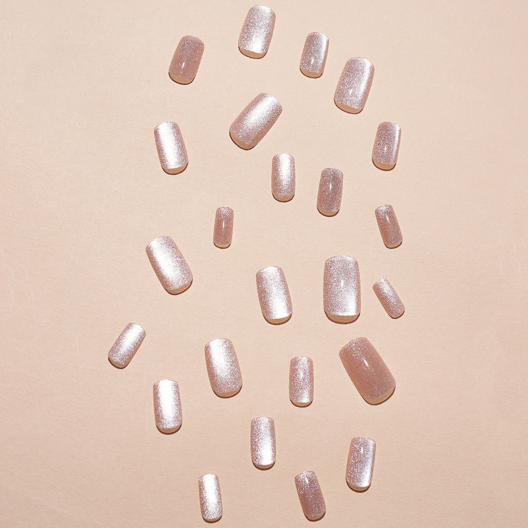 Glamorous artificial nail set with glitter and ombre effect Bowlift