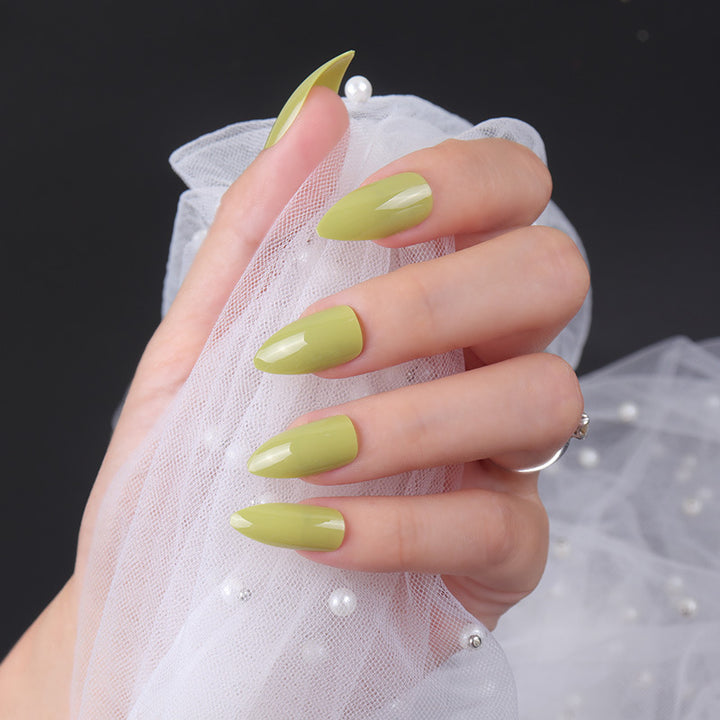 Stiletto Press-On Nails with Glossy Finish Bowlift