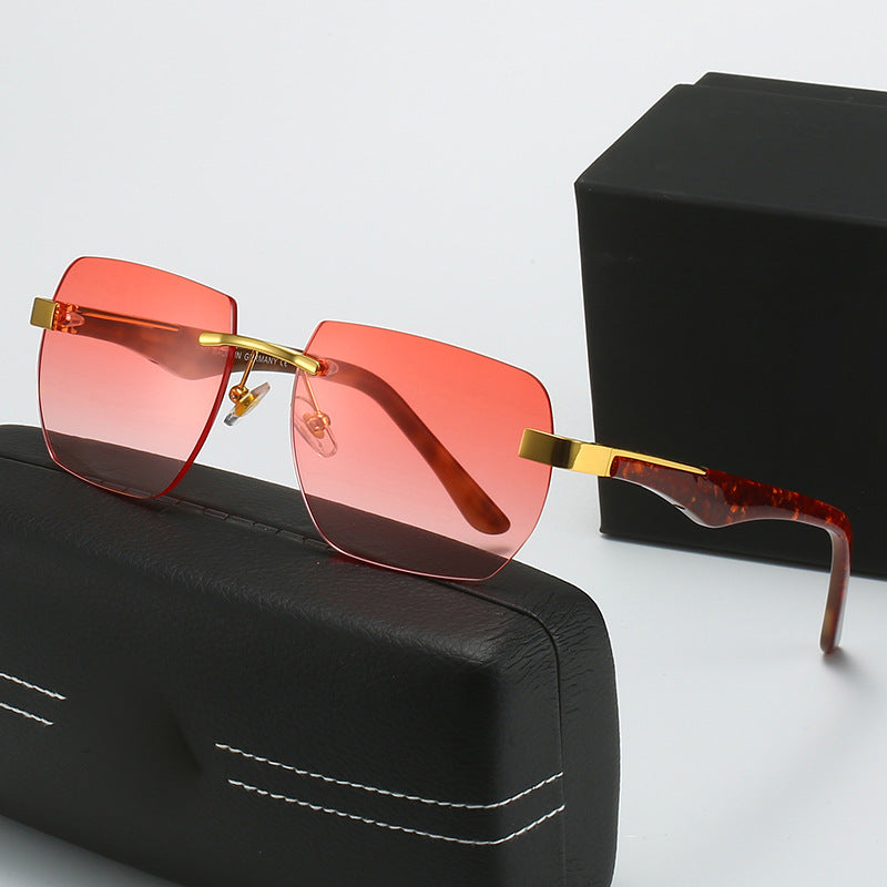 Women's Fashion Sunglasses in Modern Geometric Design Bowlift