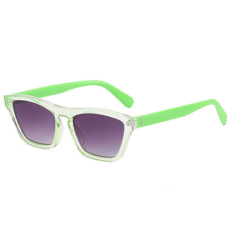 Ladies fashionable sunglasses in trendy geometric design Bowlift