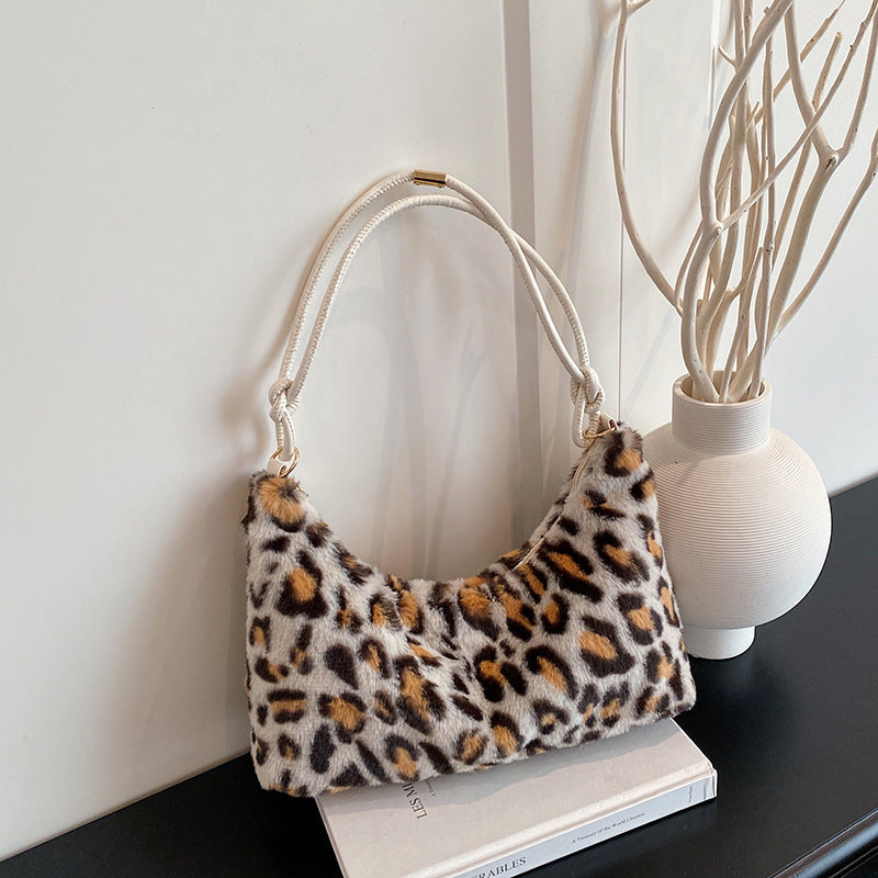WoLuxurious Faux Fur Hobo Bag Bowlift