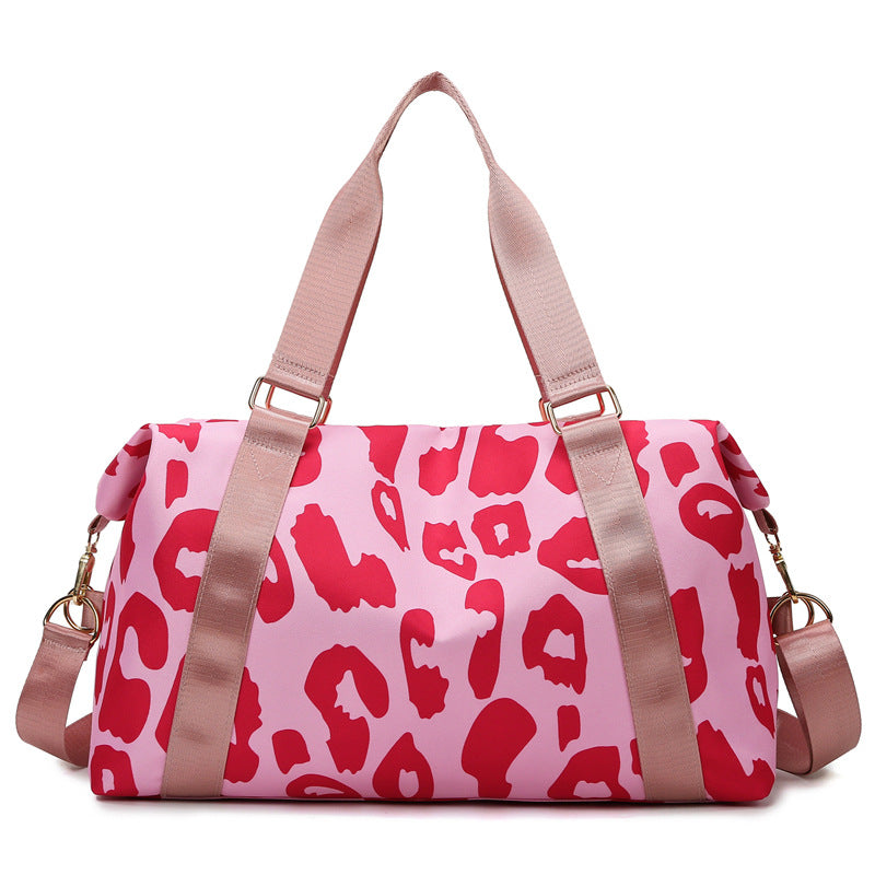 Sporty travel bag with modern leopard pattern Bowlift