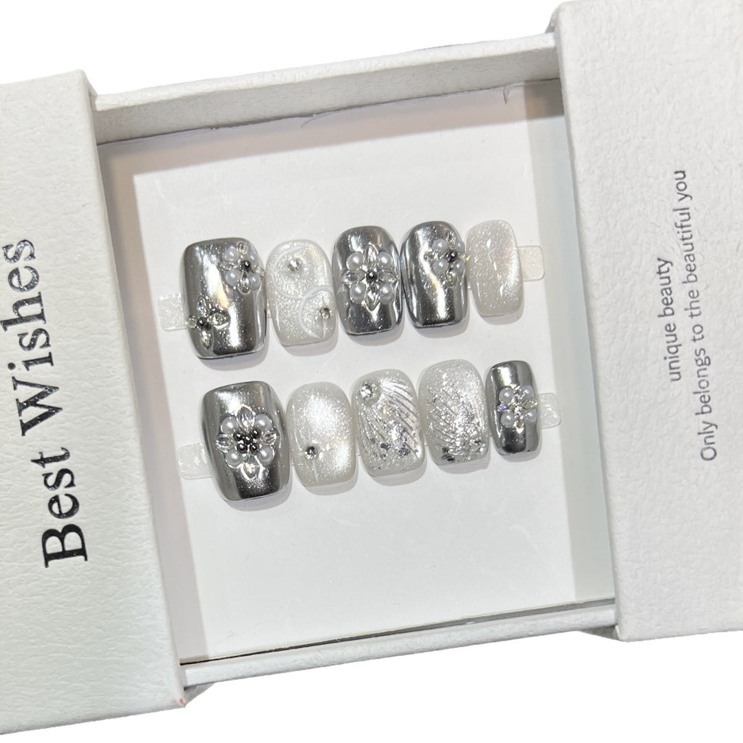 Decorative Silver Press-On Nail Set Bowlift