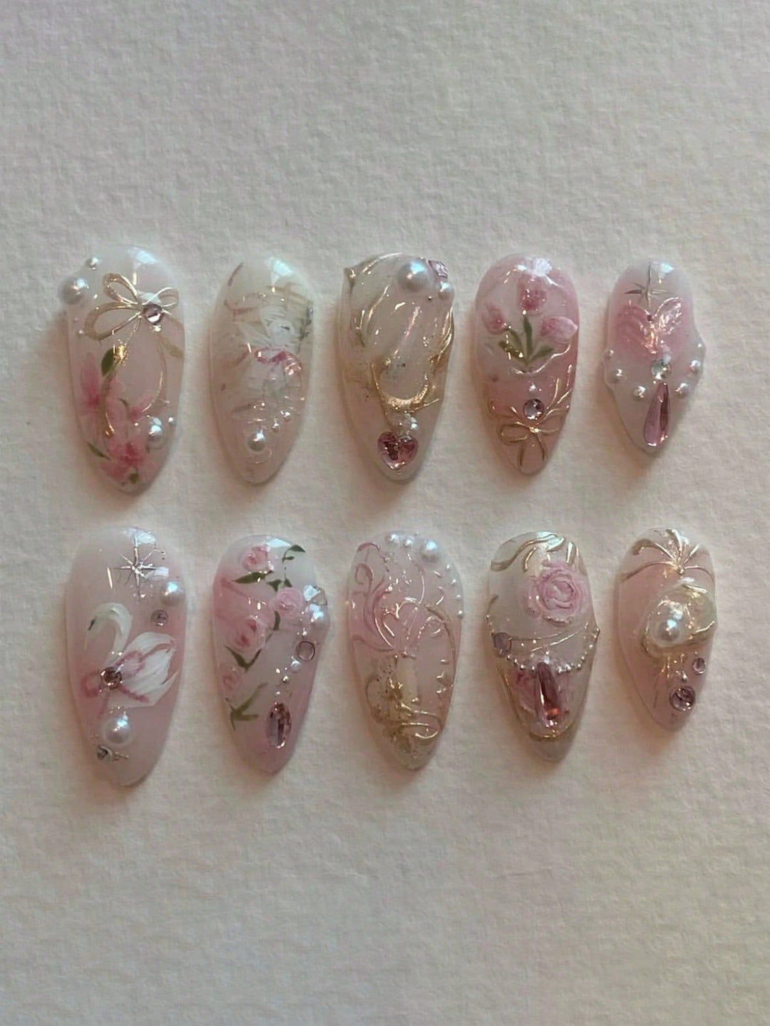 Artistic Press-On Nail Art Set Bowlift