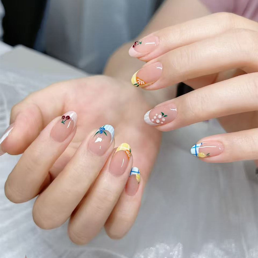 Creative Nail Art with Exotic Leaf Design Bowlift